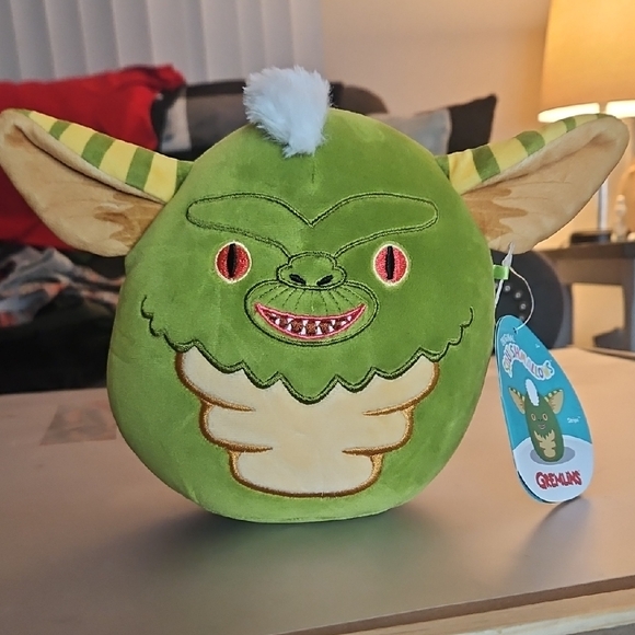 6.5" Stripe The Gremlins Squishmallow 2025 - Picture 1 of 4